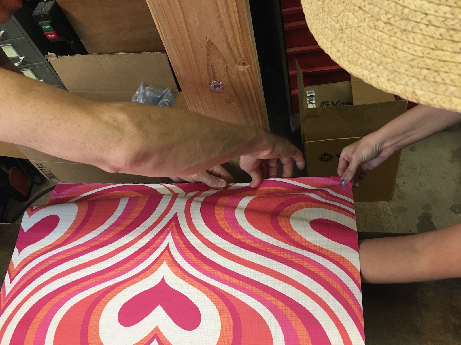 IMG_1952.jpeg Color gradient test pattern display